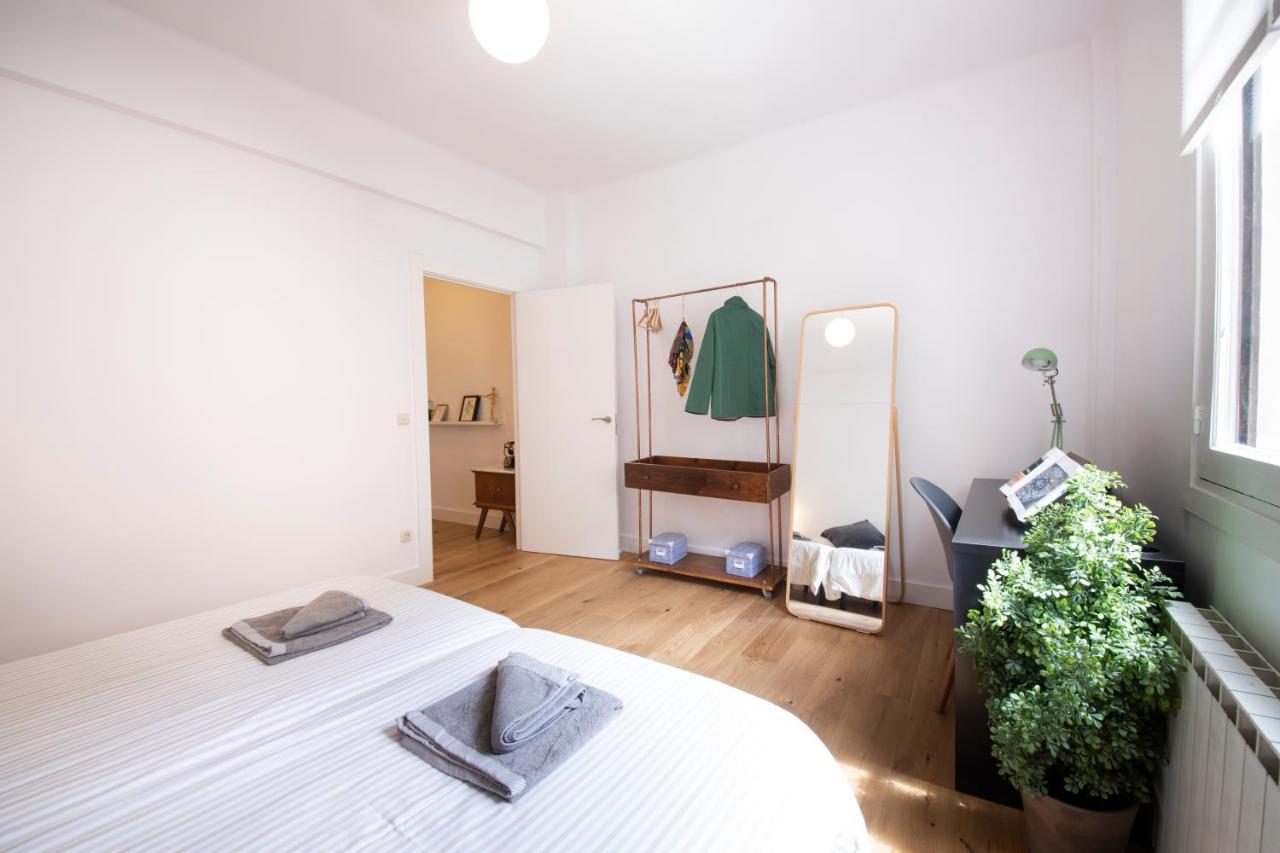 Casa Playa Zurriola-Aviso-Obras En La Fachada Del Patio Hasta Mayo O Junio-No Ha Habido Quejas Por El Ruido-Precio Bajo- House Playa Zurriola-Warning-Works On The Facade Of The Patio Until May Or June-There Have Been No Noise Complaints- Low Price サン・セバスティアン エクステリア 写真