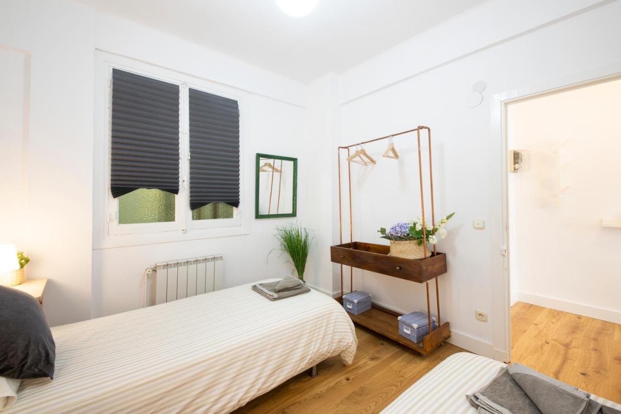 Casa Playa Zurriola-Aviso-Obras En La Fachada Del Patio Hasta Mayo O Junio-No Ha Habido Quejas Por El Ruido-Precio Bajo- House Playa Zurriola-Warning-Works On The Facade Of The Patio Until May Or June-There Have Been No Noise Complaints- Low Price サン・セバスティアン エクステリア 写真